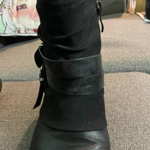 Multi-textured black booties - Picture 10 of 16